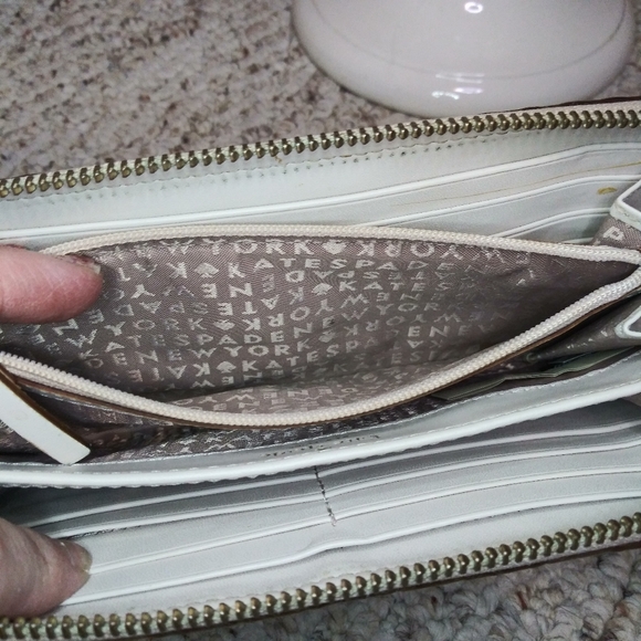 Kate Spade Cream Leather Three Dimensional Spade Patterned Zip Around Wallet - Picture 10 of 13